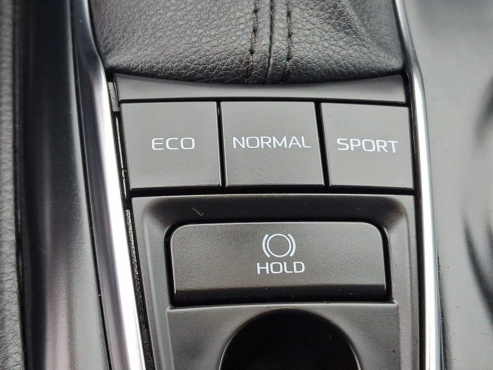 Thumbnail: 2020 Toyota Camry - 28