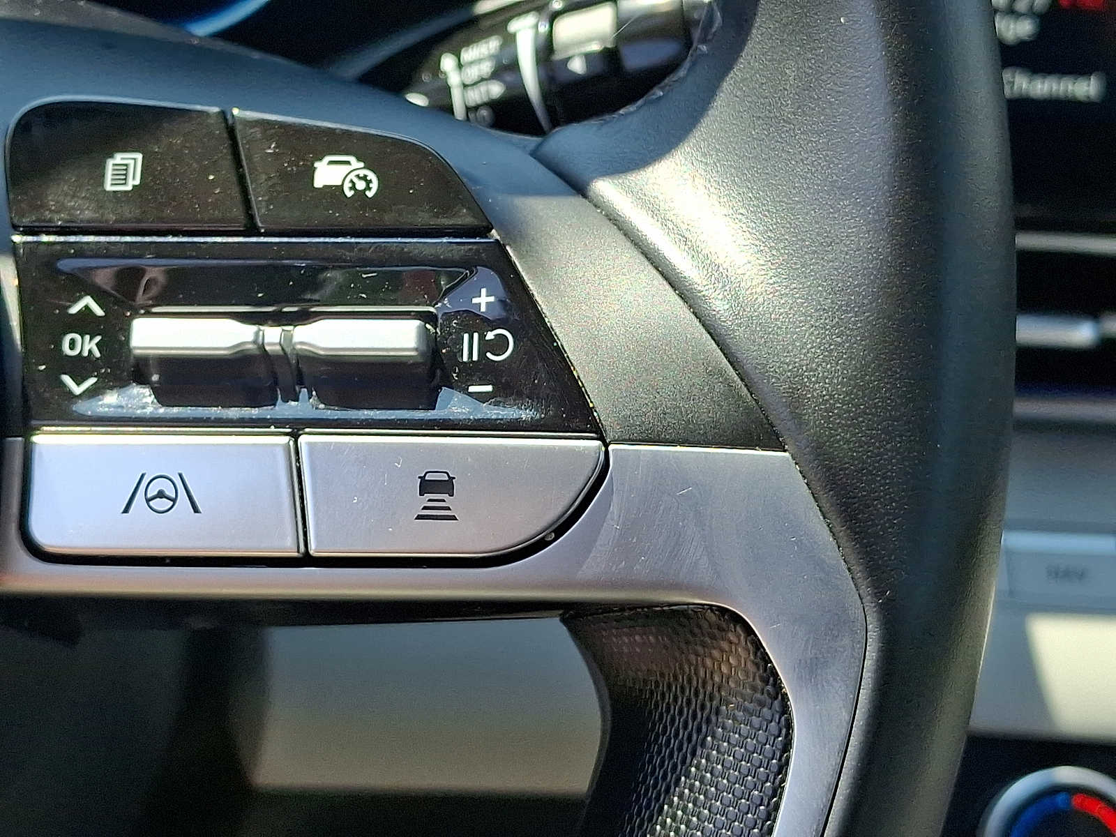 Thumbnail: 2024 Hyundai Elantra - 24