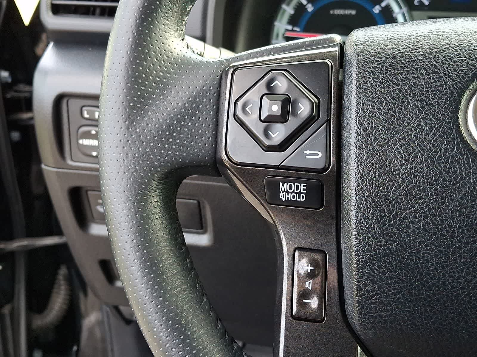 Thumbnail: 2019 Toyota 4Runner - 25