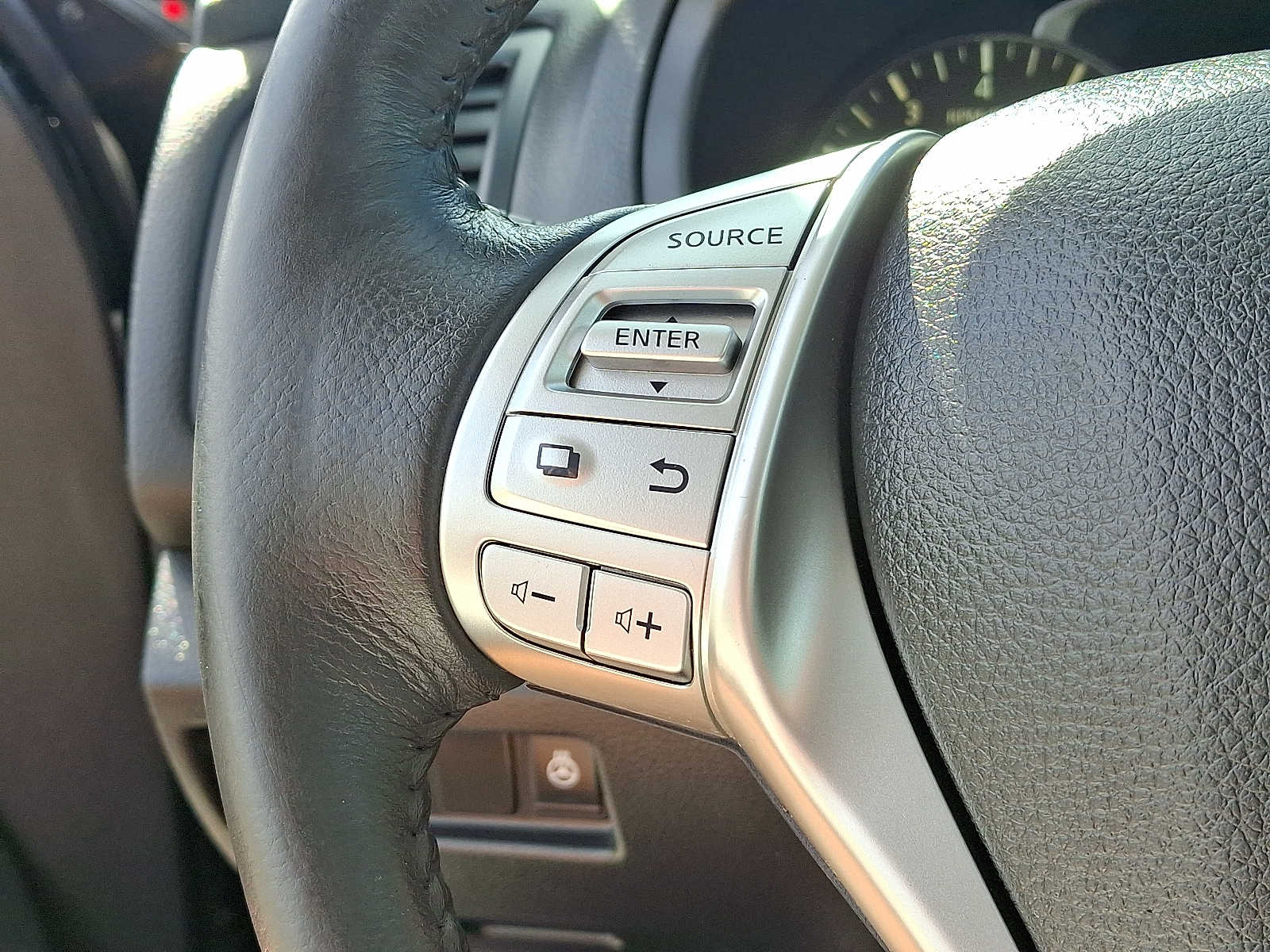 Thumbnail: 2016 Nissan Altima - 20