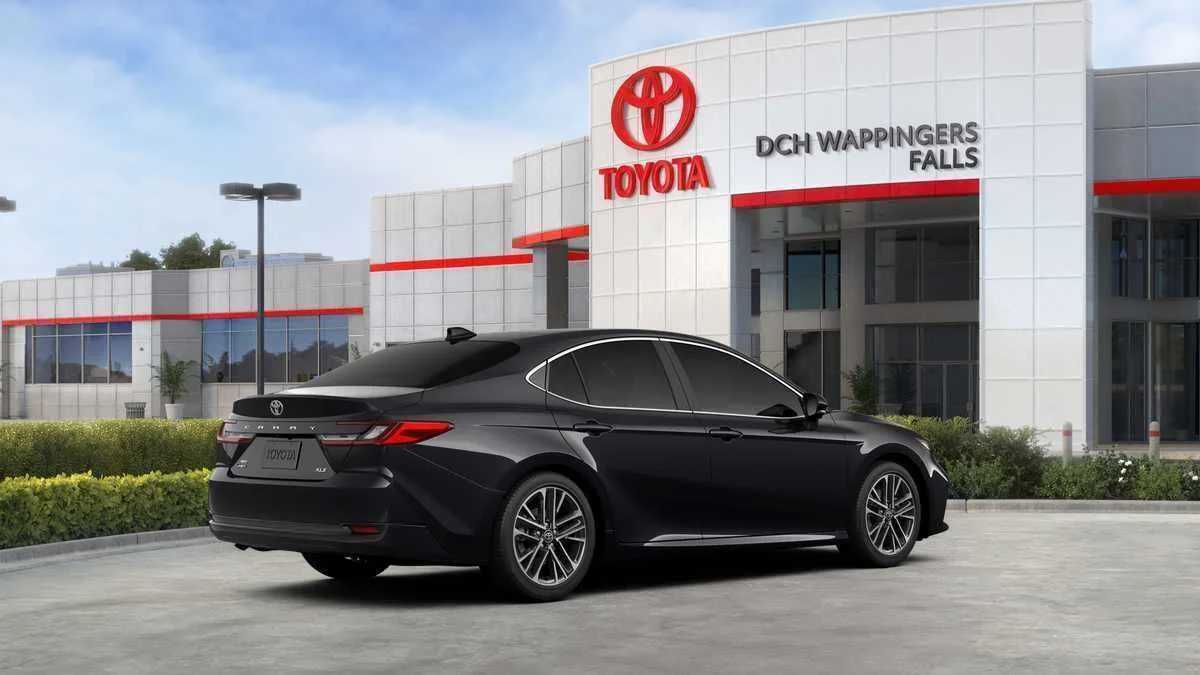 Thumbnail: 2026 Toyota Camry - 12