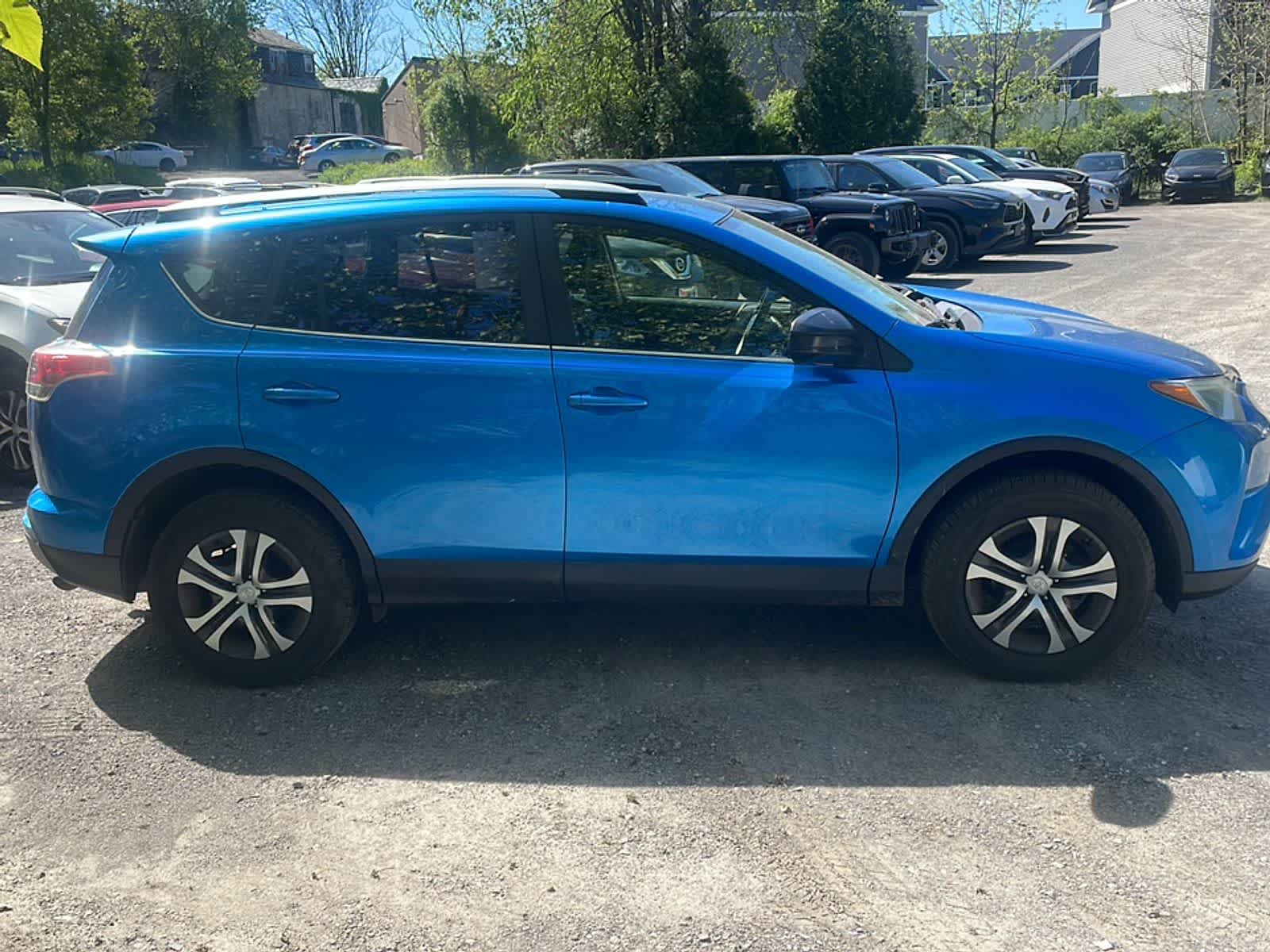 Thumbnail: 2016 Toyota RAV4 - 10