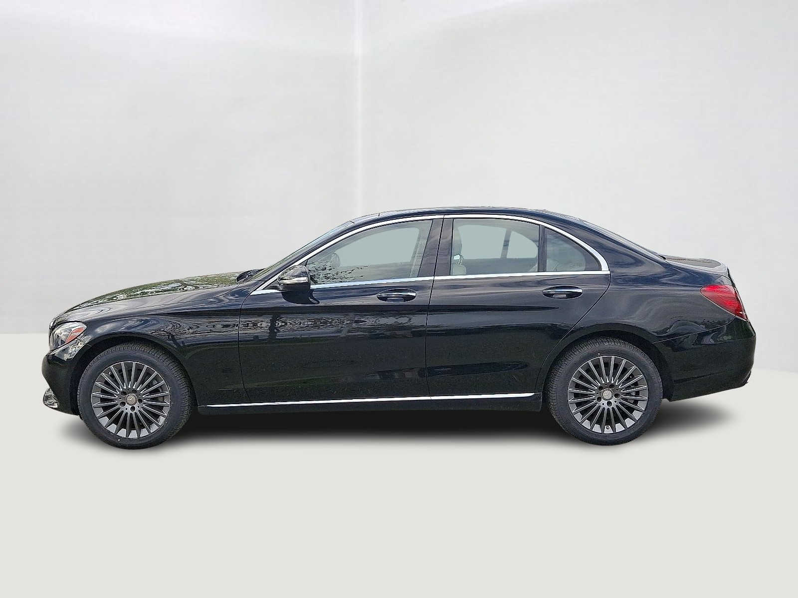 Thumbnail: 2015 Mercedes-Benz C-Class - 8