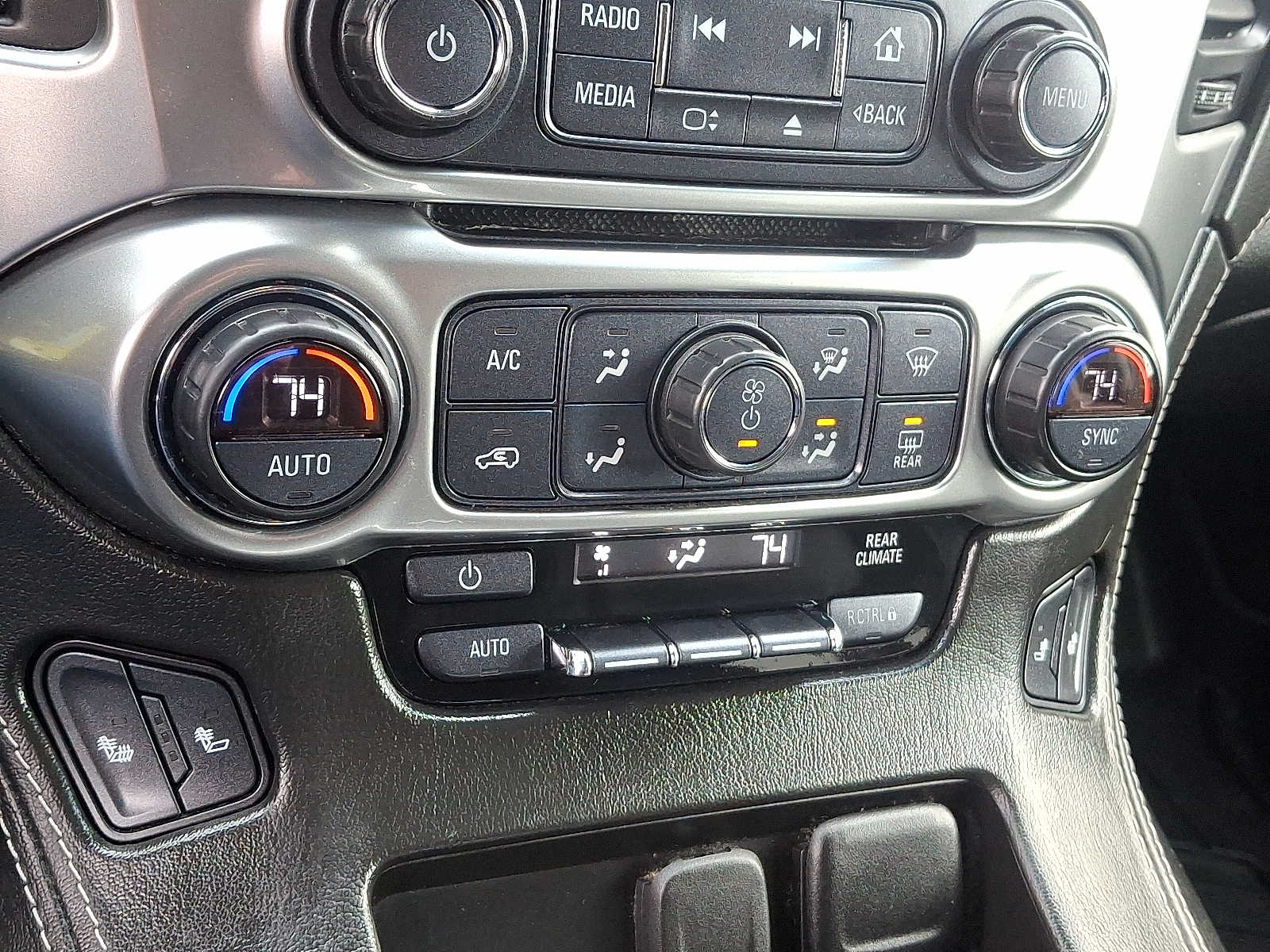 Thumbnail: 2018 Chevrolet Tahoe - 17