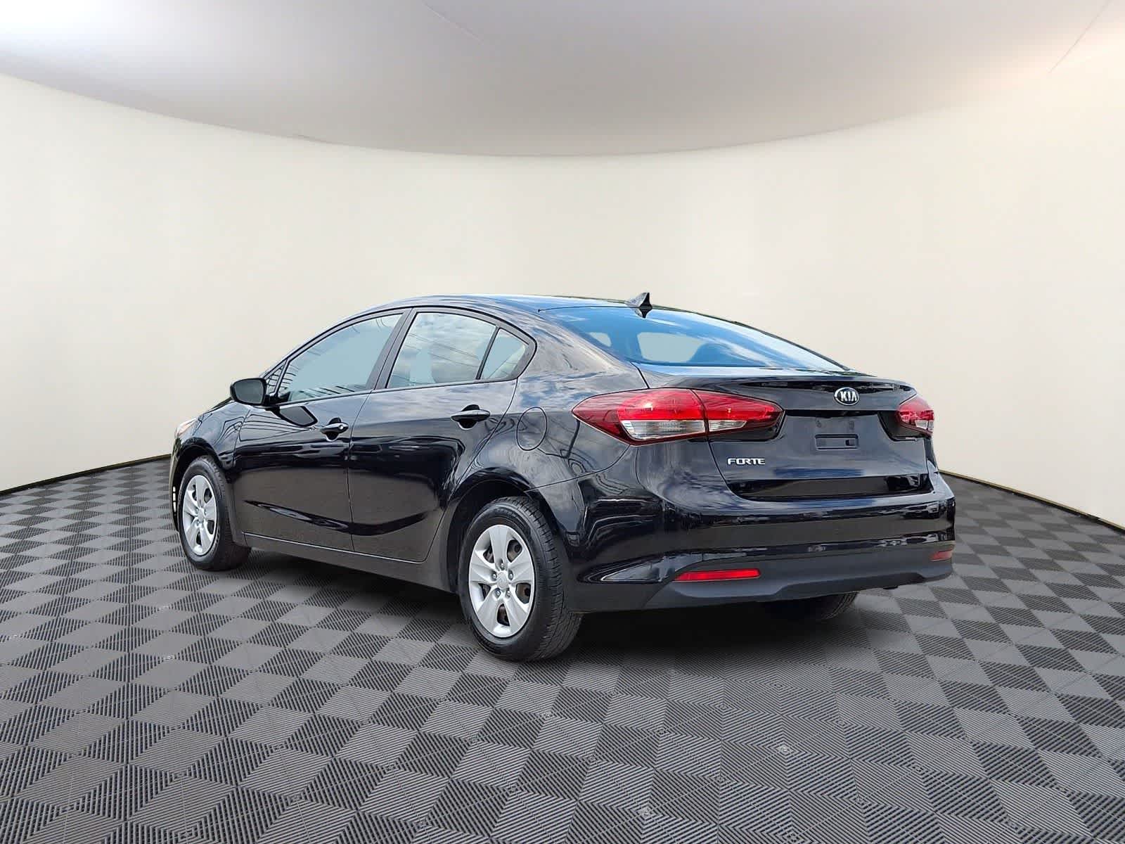 Thumbnail: 2018 Kia Forte - 7