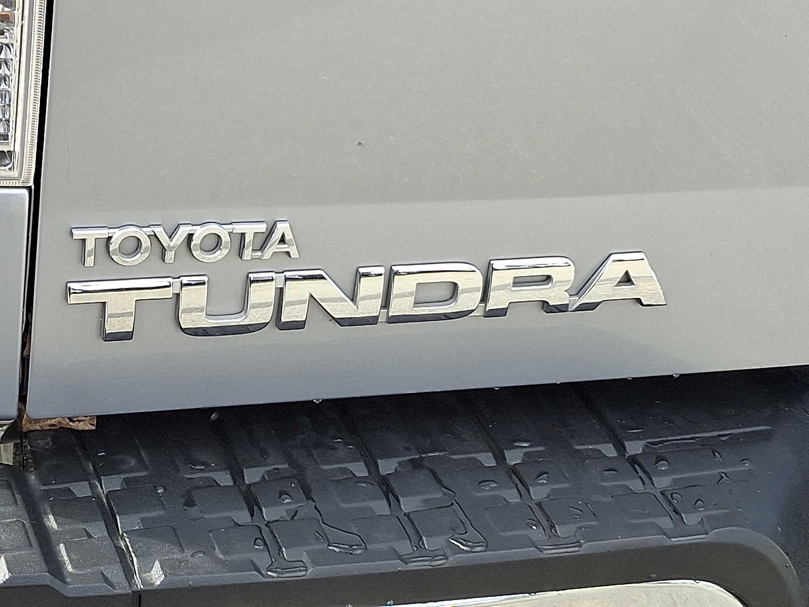 Thumbnail: 2011 Toyota Tundra - 23