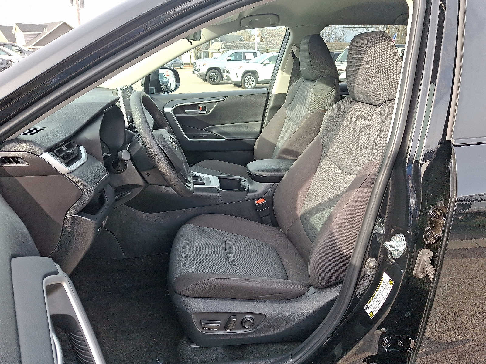 Thumbnail: 2025 Toyota RAV4 - 16