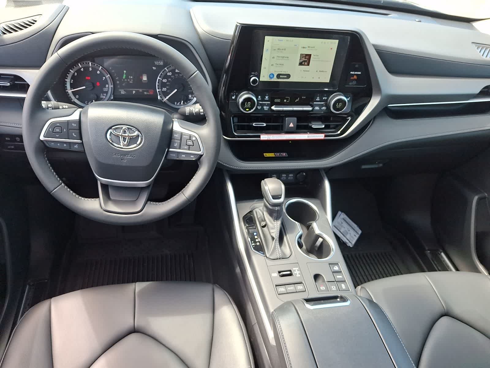 Thumbnail: 2026 Toyota Highlander - 10