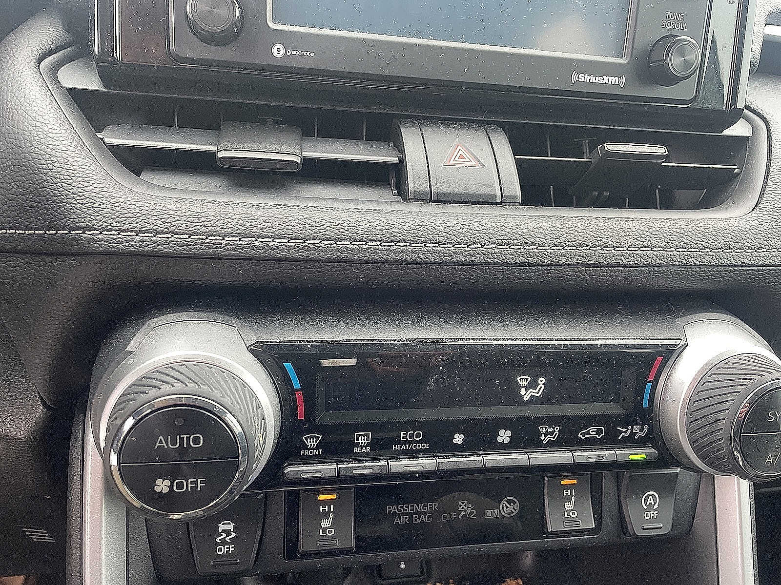 Thumbnail: 2020 Toyota RAV4 - 21