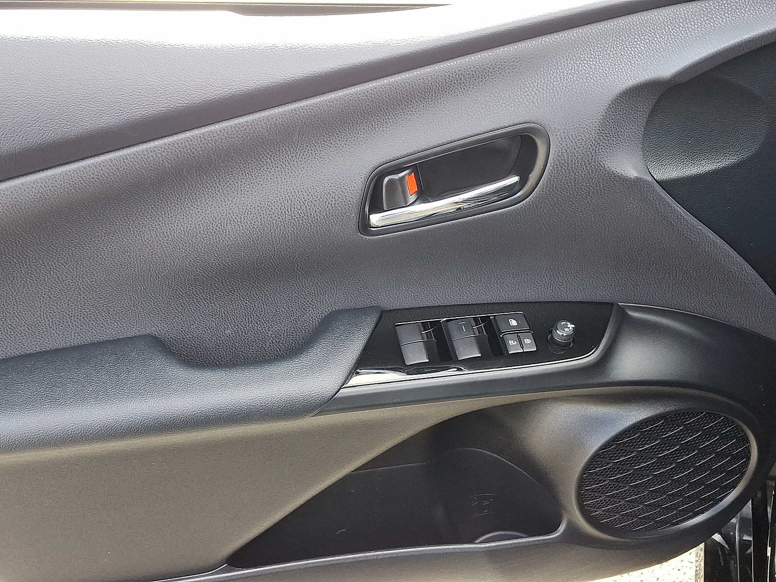 Thumbnail: 2022 Toyota Prius Prime - 15