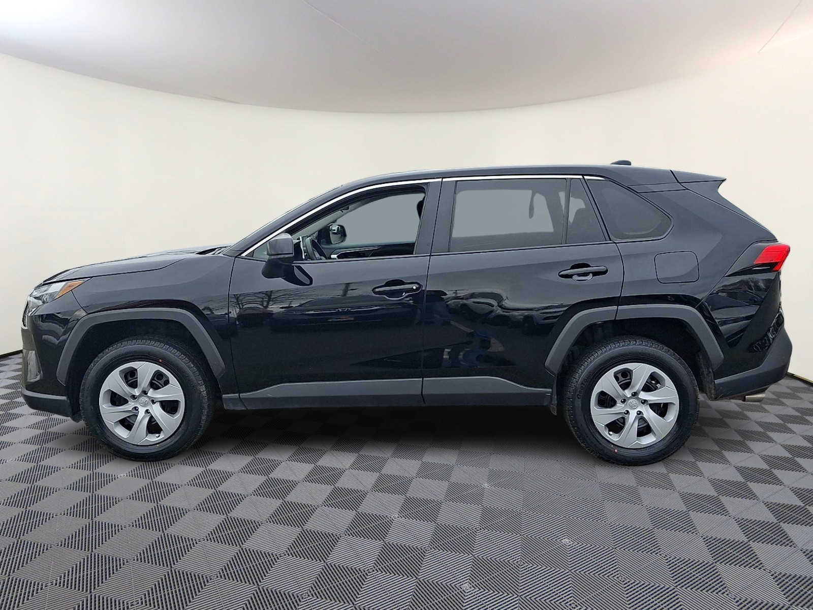 Thumbnail: 2024 Toyota RAV4 - 10