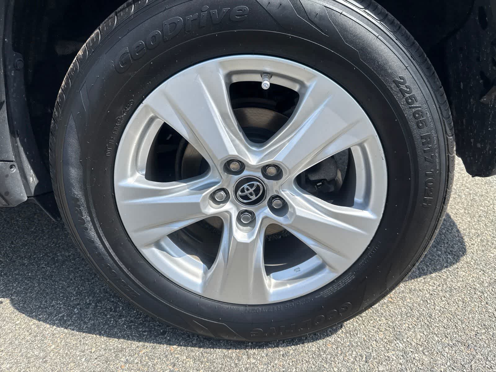 Thumbnail: 2019 Toyota RAV4 - 8