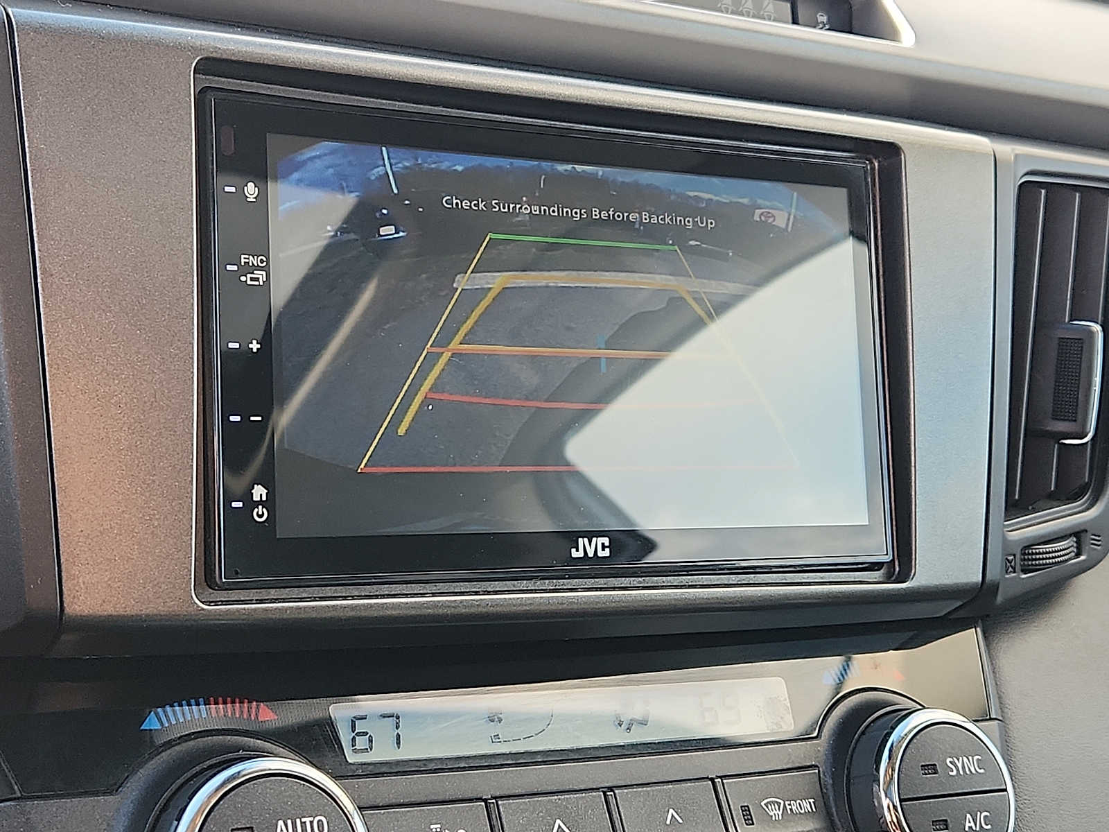 Thumbnail: 2017 Toyota RAV4 - 21