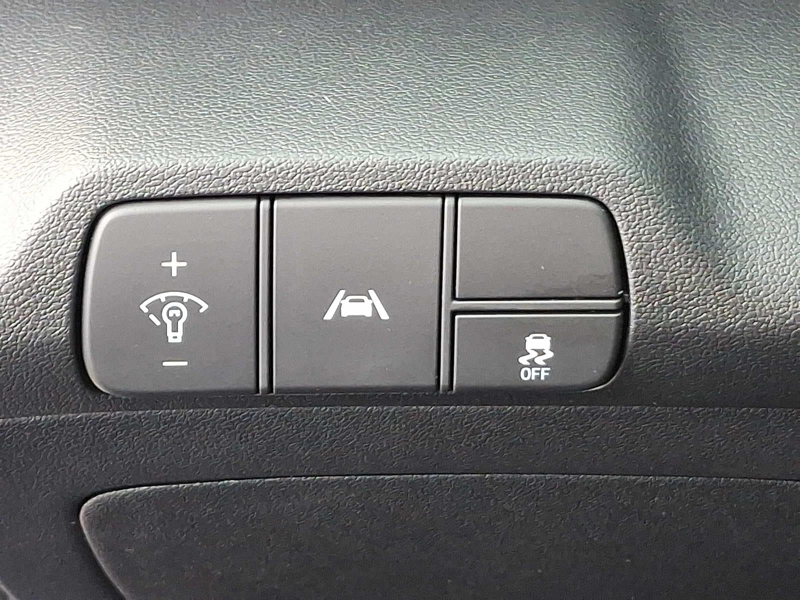 Thumbnail: 2023 Hyundai Elantra - 23