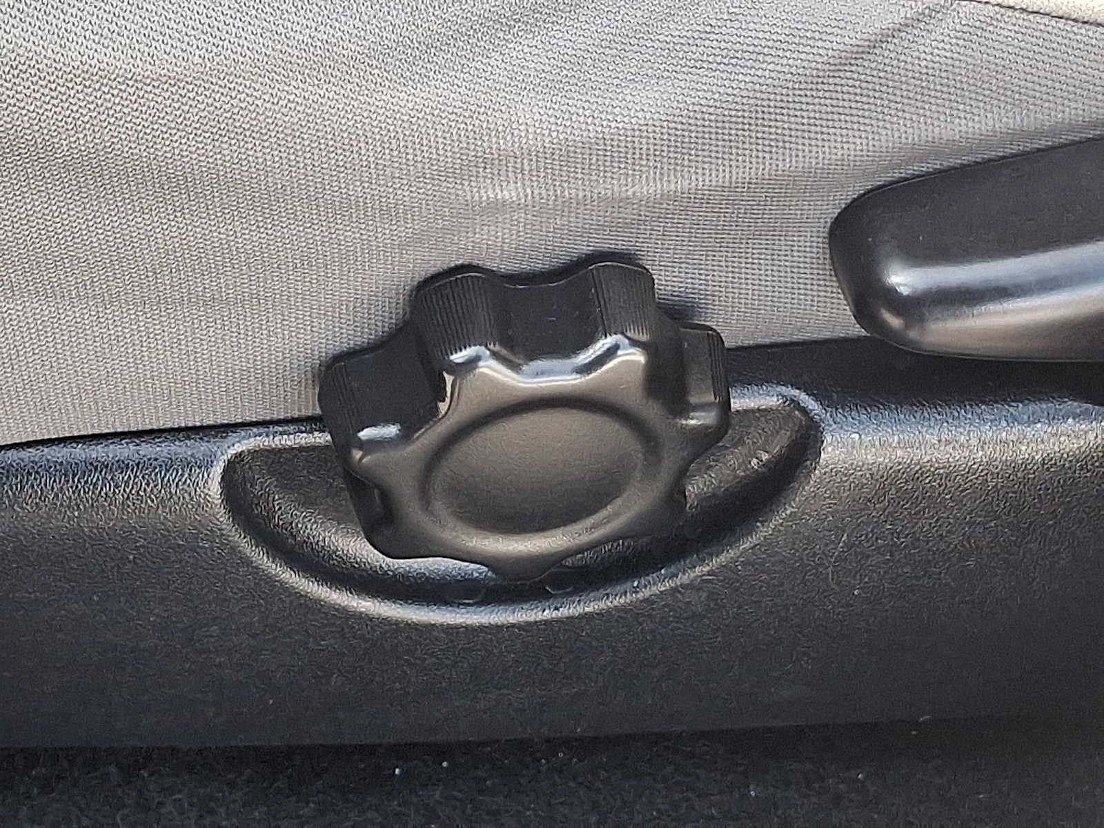 Thumbnail: 2020 Toyota Tacoma - 28