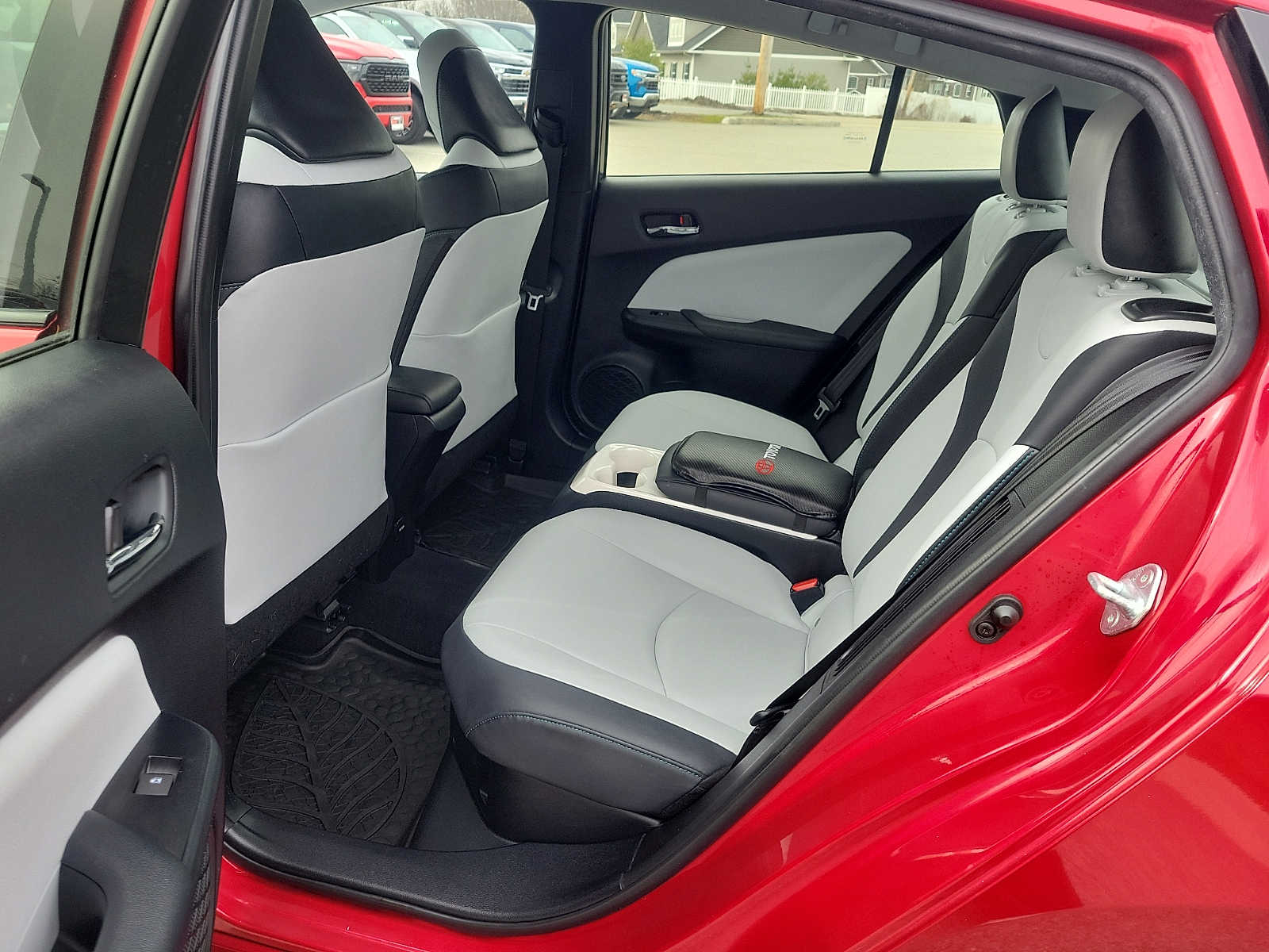 Thumbnail: 2018 Toyota Prius Prime - 13