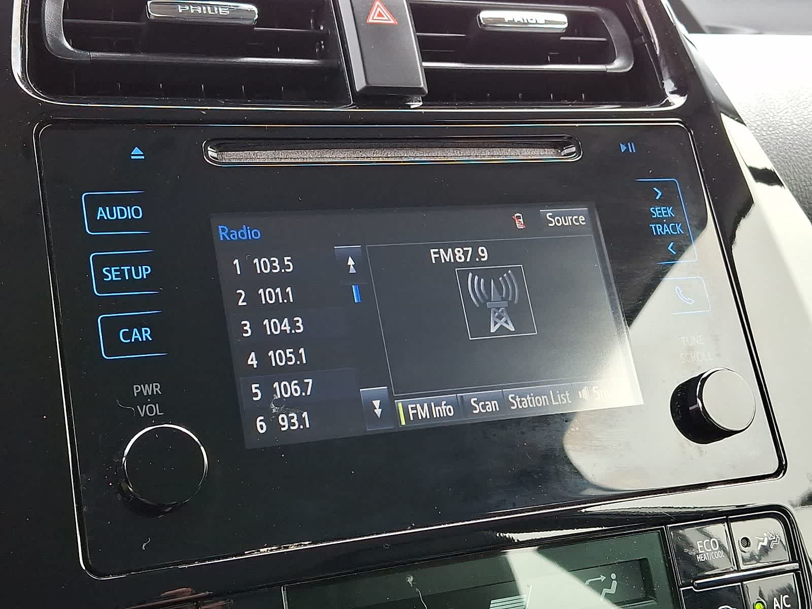 Thumbnail: 2019 Toyota Prius - 19