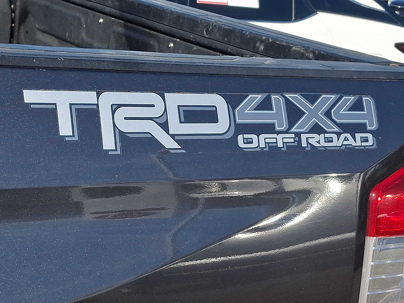 Thumbnail: 2016 Toyota Tundra - 31