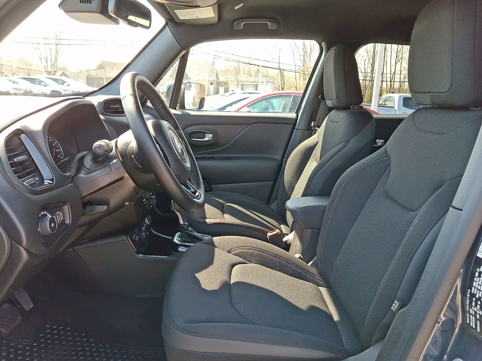 Thumbnail: 2022 Jeep Renegade - 14