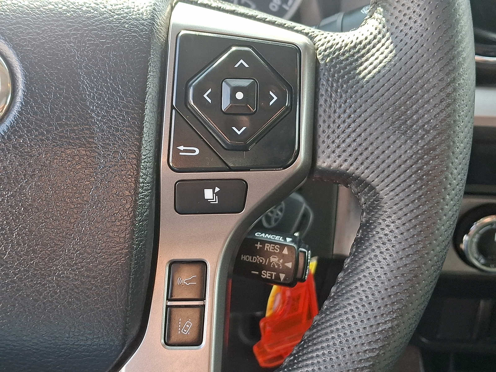 Thumbnail: 2020 Toyota Tacoma - 24