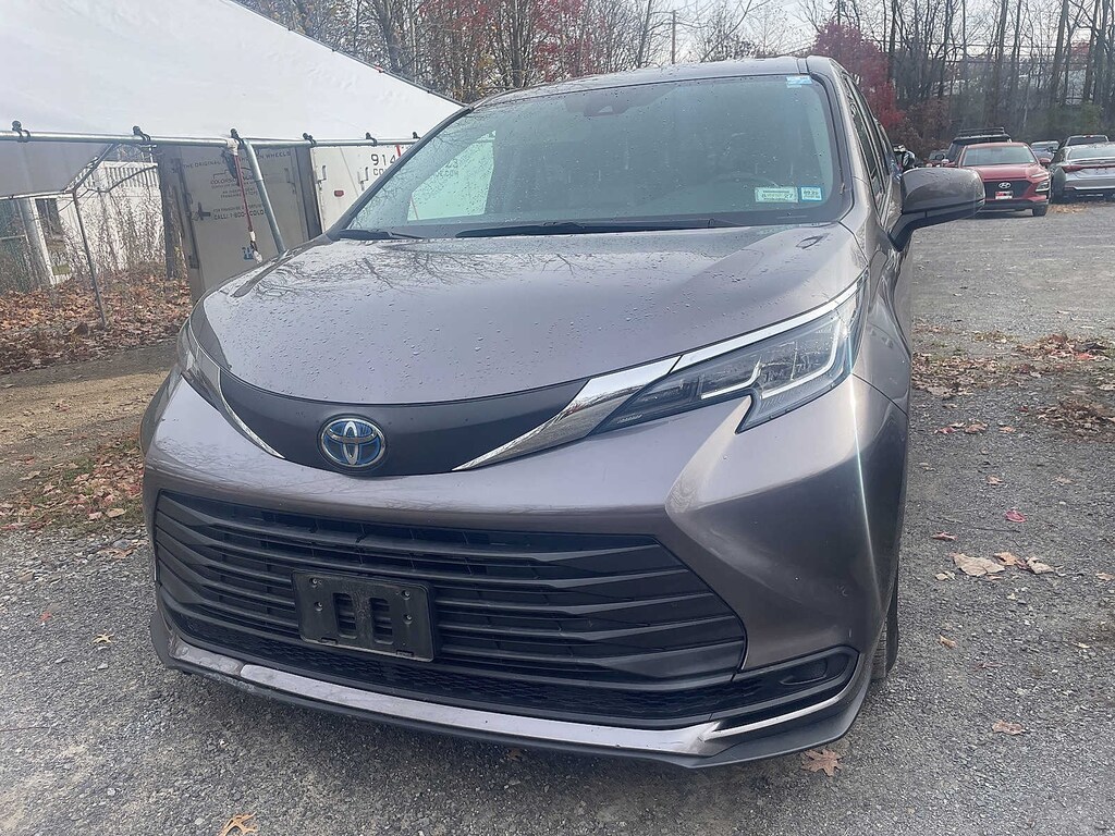 Used 2021 Toyota Sienna LE 8 Passenger Van