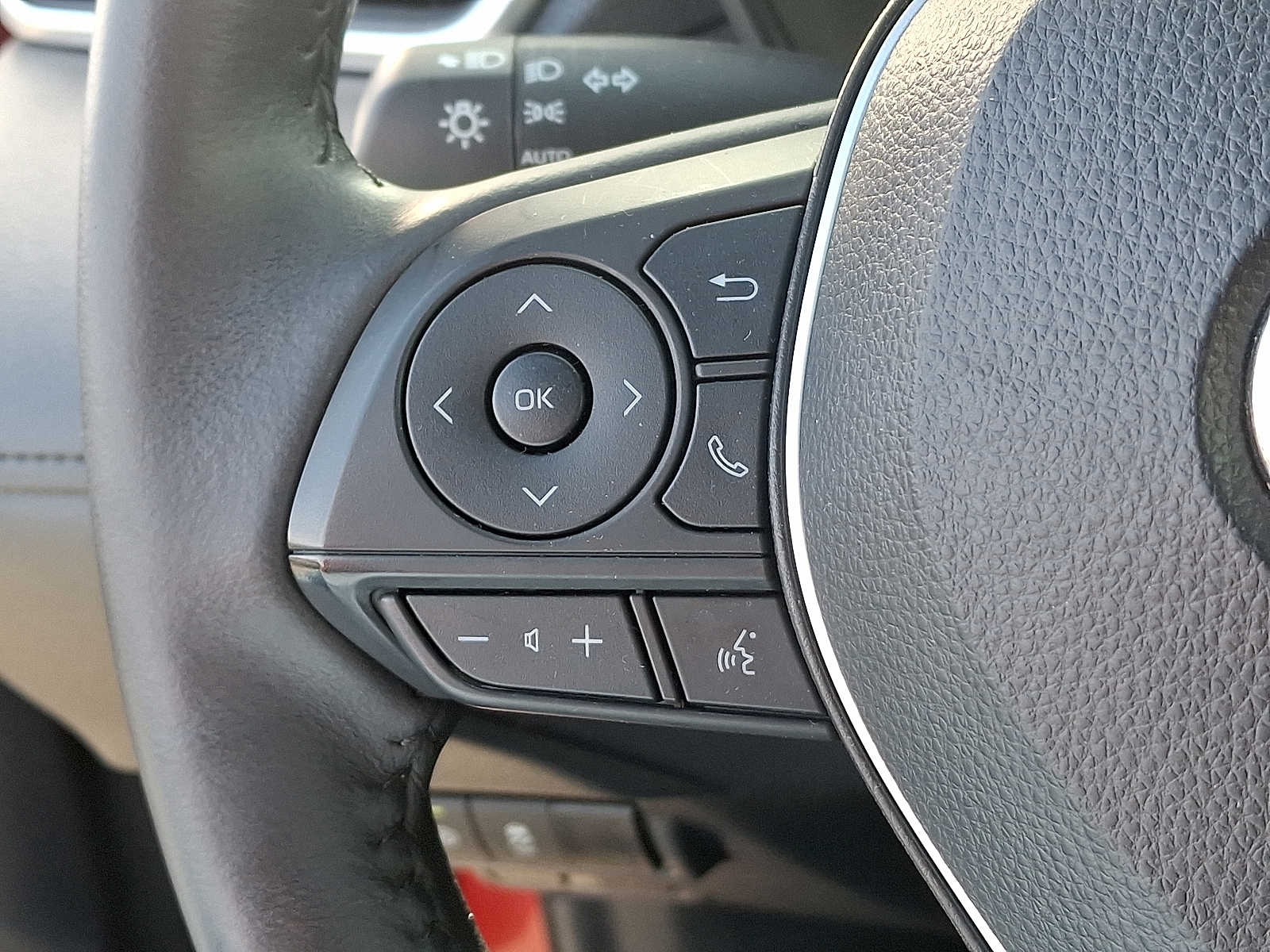 Thumbnail: 2024 Toyota Corolla Cross - 24