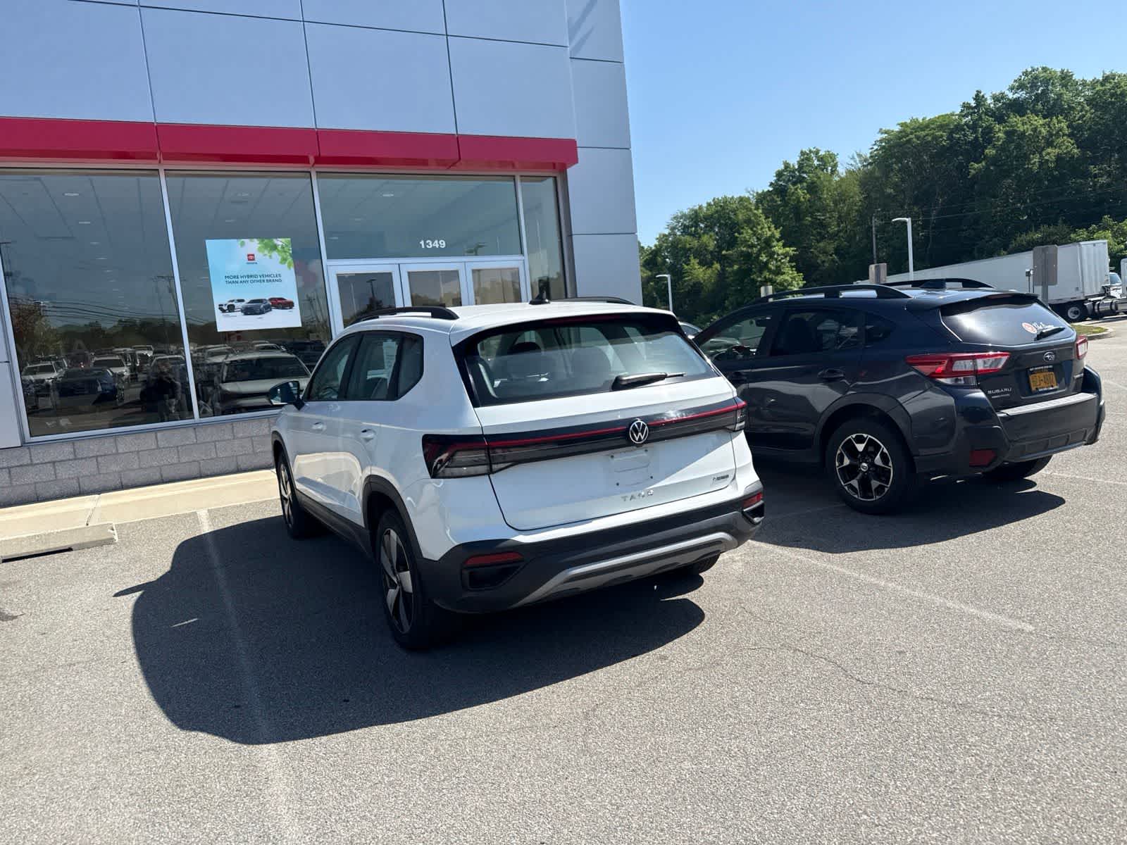Thumbnail: 2025 Volkswagen Taos - 8