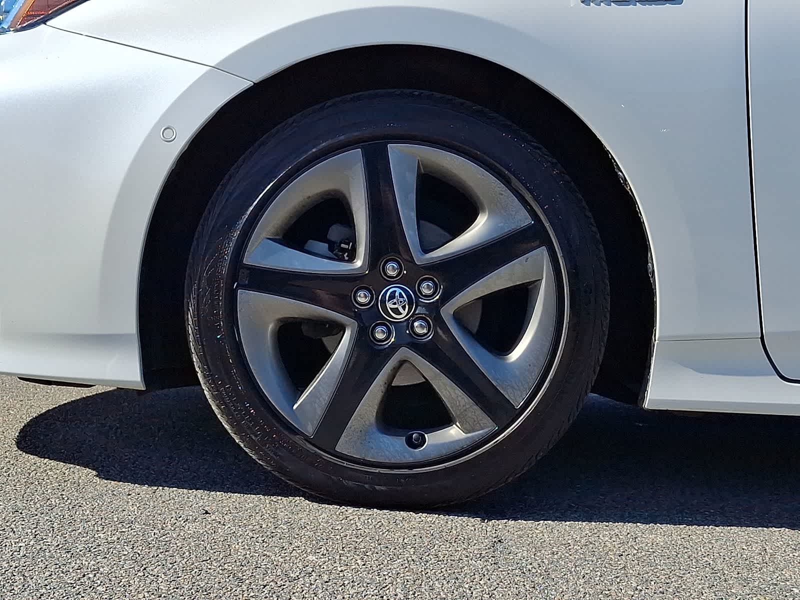 Thumbnail: 2020 Toyota Prius - 11