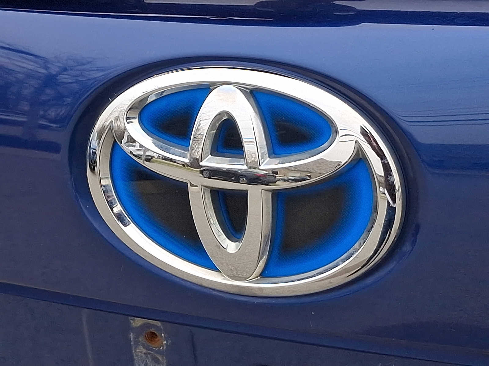 Thumbnail: 2012 Toyota Prius v - 30