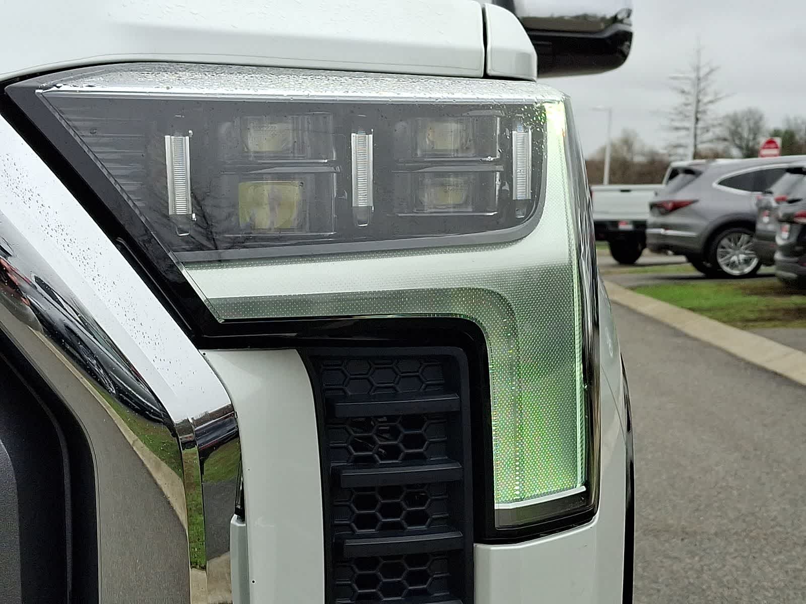 Thumbnail: 2022 Toyota Tundra - 12