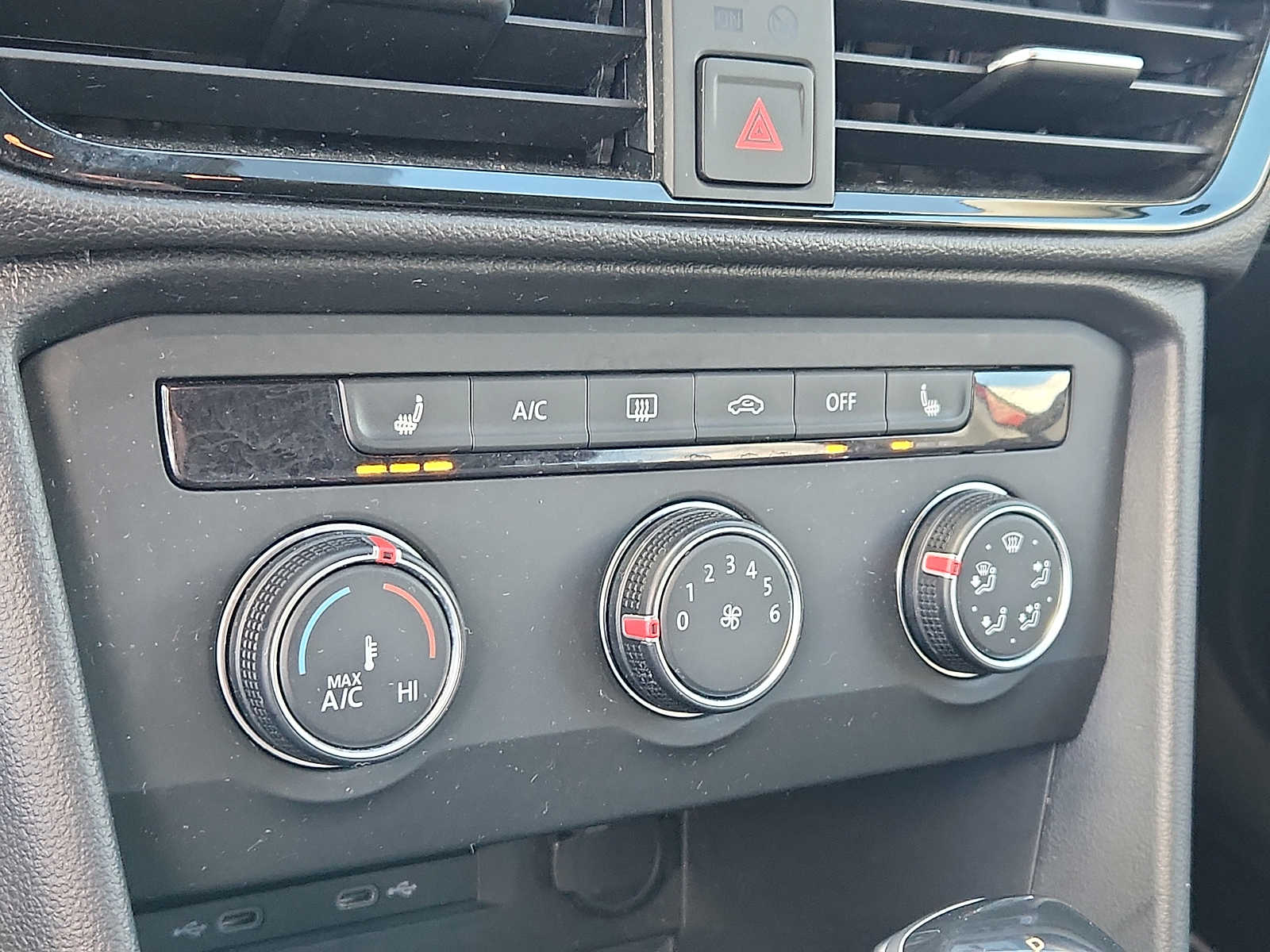 Thumbnail: 2022 Volkswagen Taos - 16