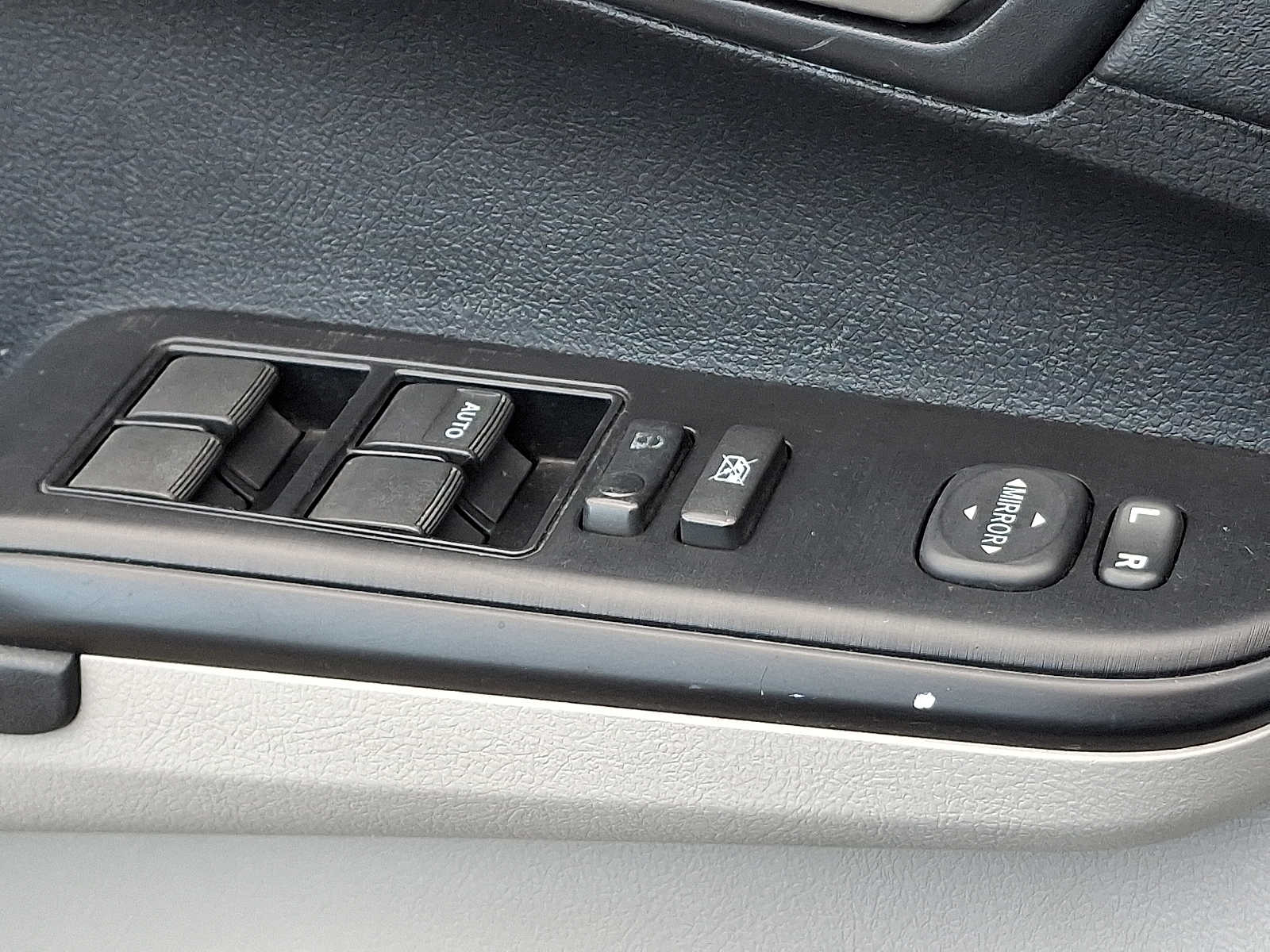 Thumbnail: 2013 Toyota Camry - 24