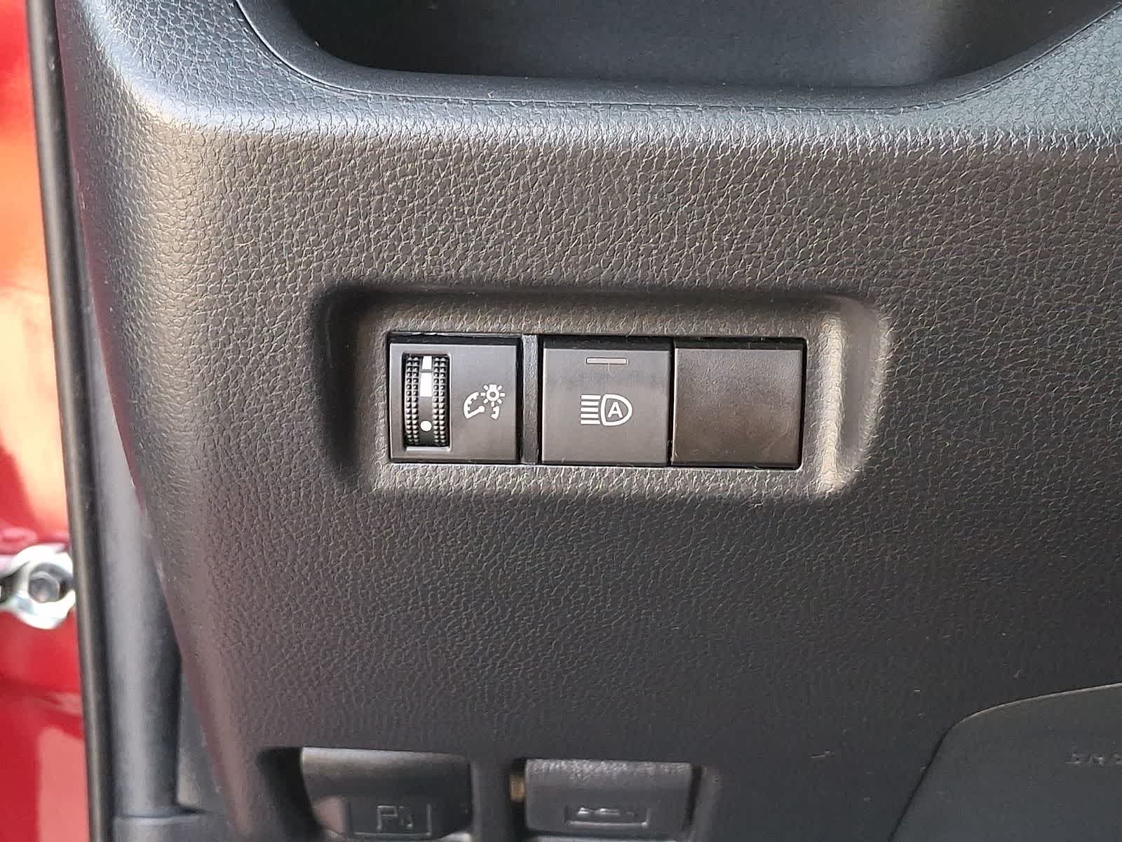 Thumbnail: 2021 Toyota RAV4 - 30