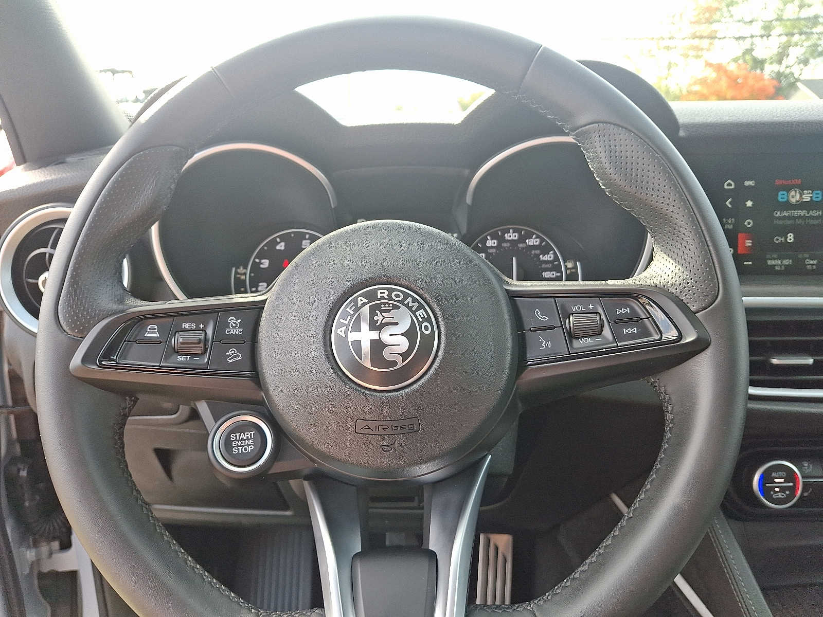 Thumbnail: 2023 Alfa Romeo Stelvio - 16