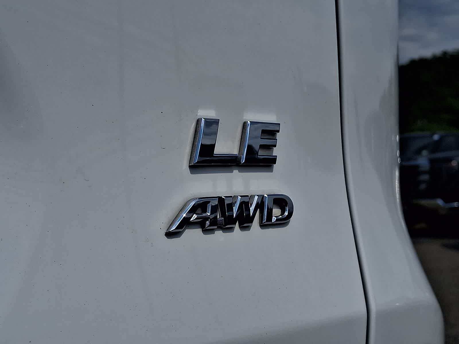Thumbnail: 2020 Toyota RAV4 - 33