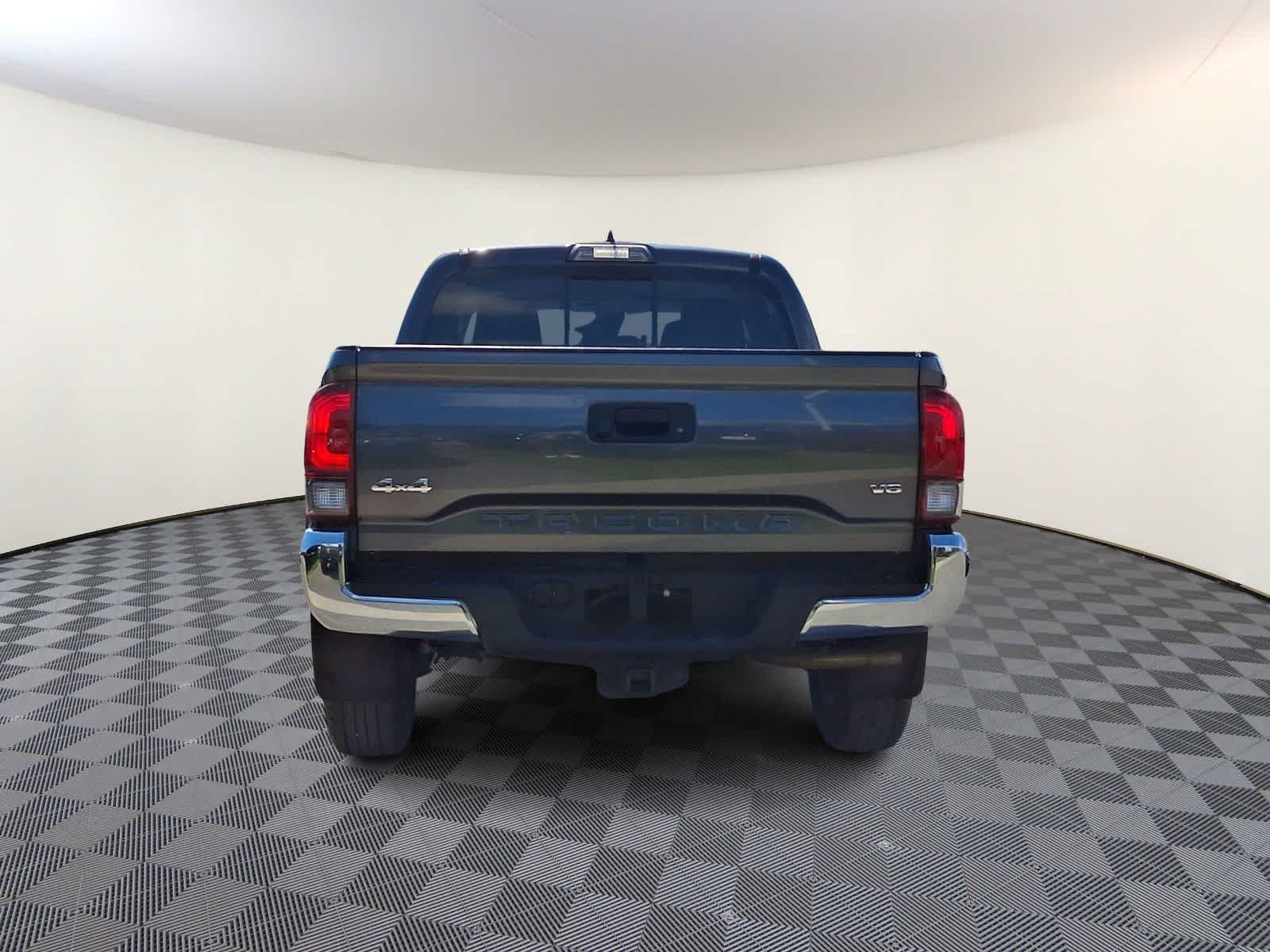 Thumbnail: 2018 Toyota Tacoma - 7