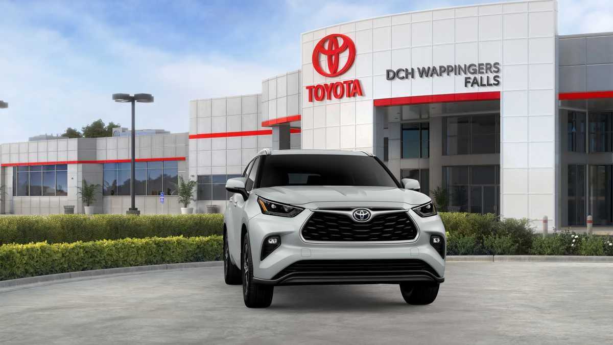 Thumbnail: 2026 Toyota Highlander - 18