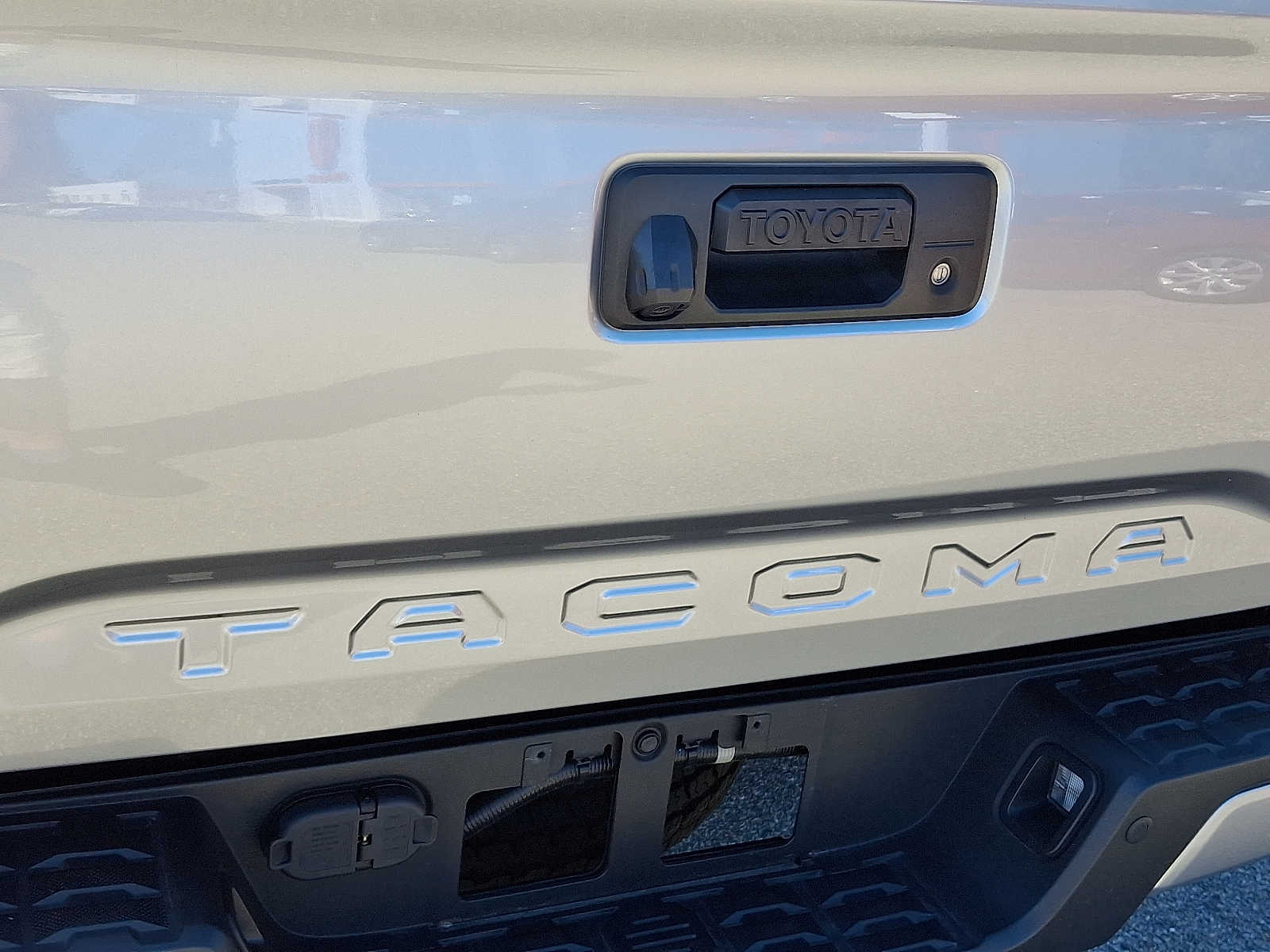 Thumbnail: 2022 Toyota Tacoma - 30