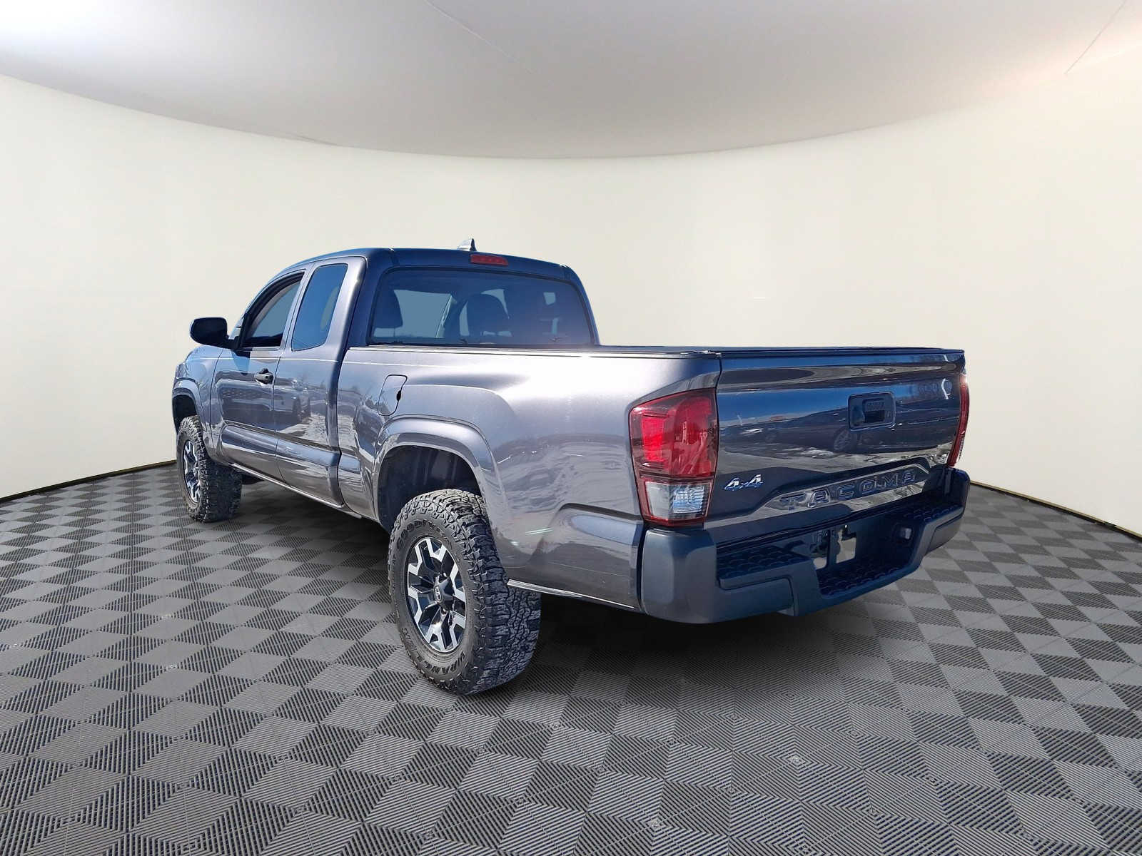 Thumbnail: 2021 Toyota Tacoma - 9