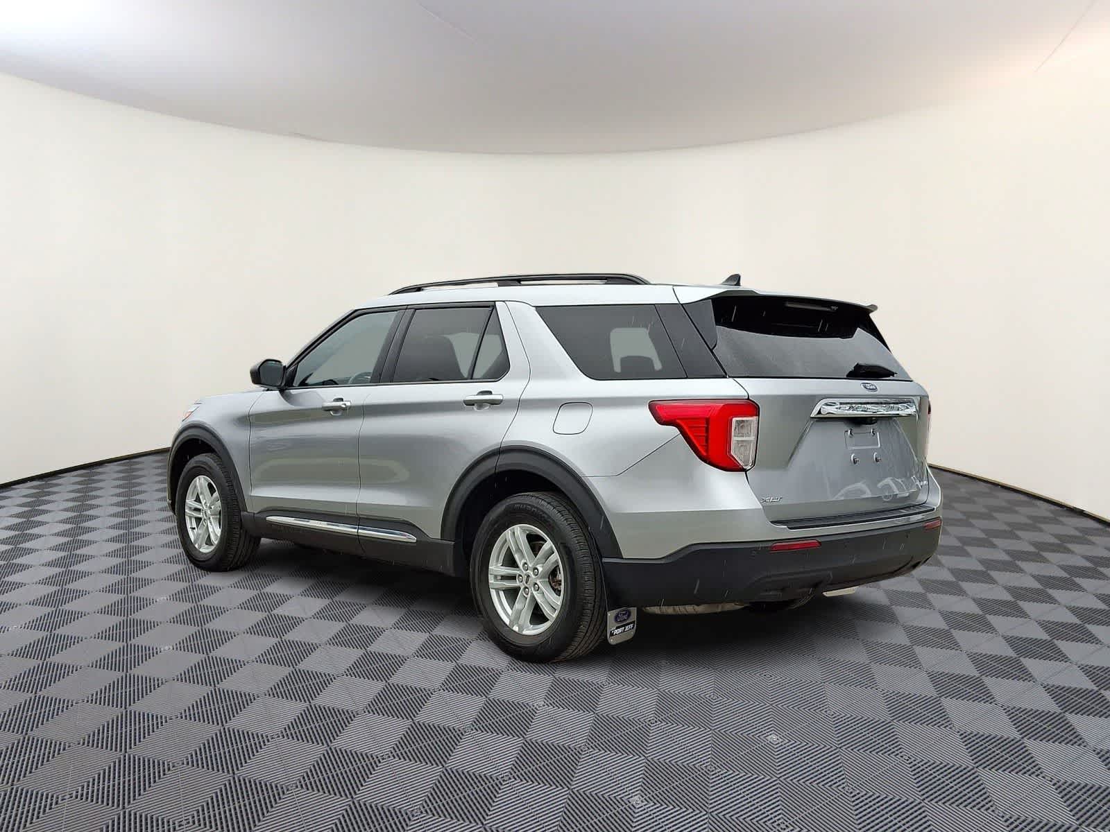 Thumbnail: 2022 Ford Explorer - 7