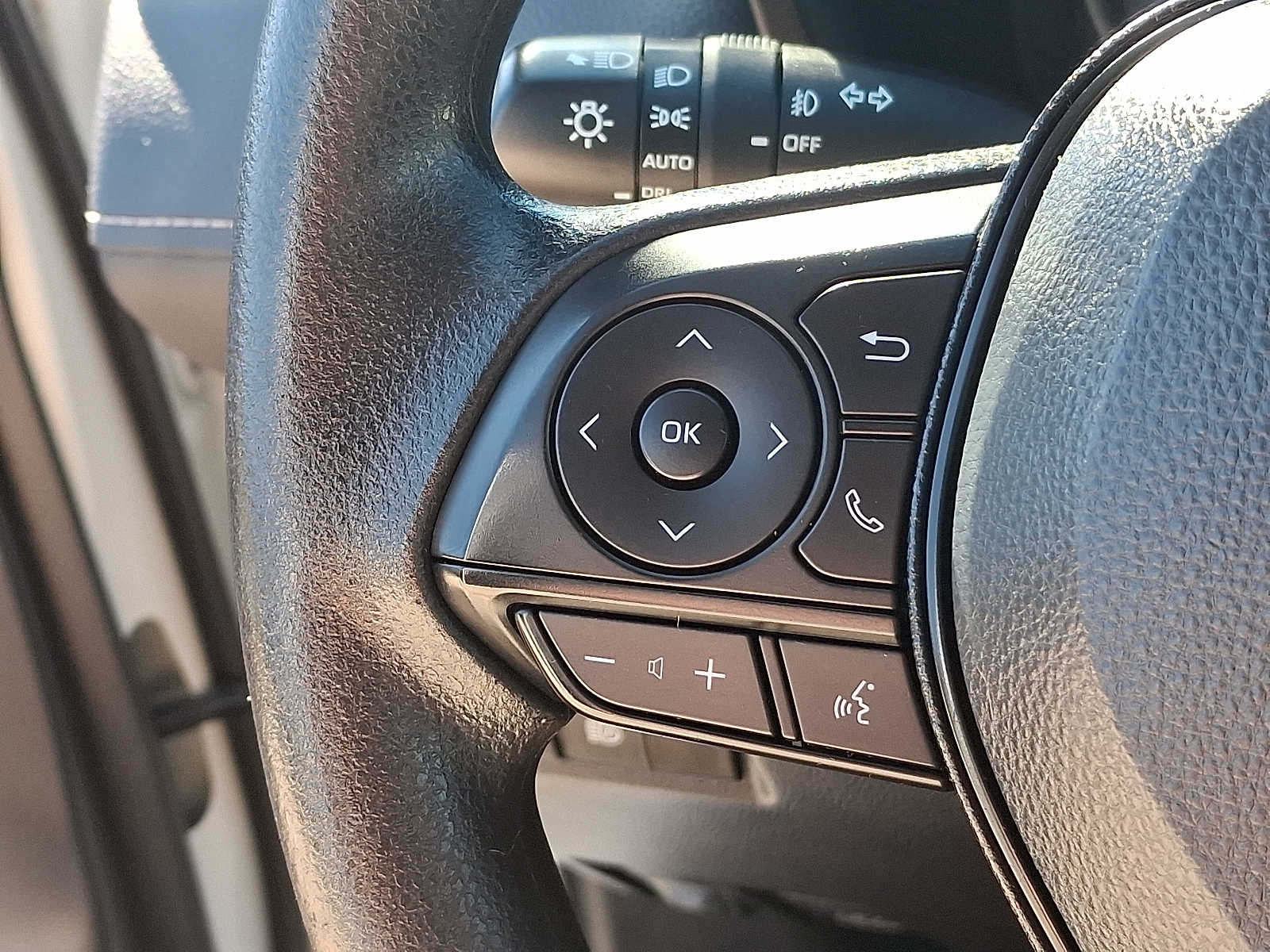 Thumbnail: 2020 Toyota RAV4 - 23