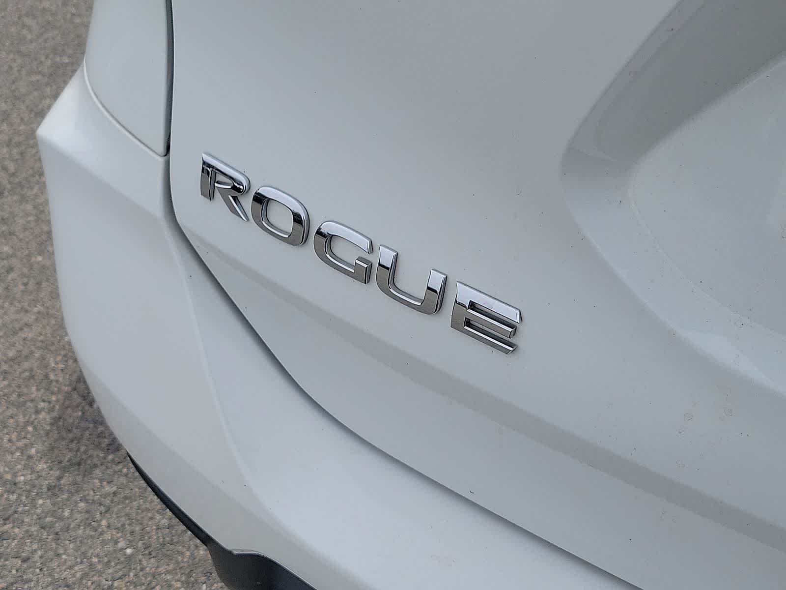 Thumbnail: 2017 Nissan Rogue - 30