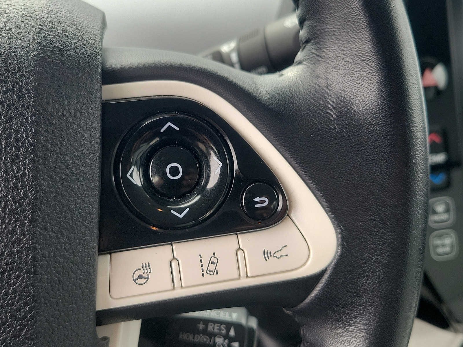 Thumbnail: 2018 Toyota Prius Prime - 24