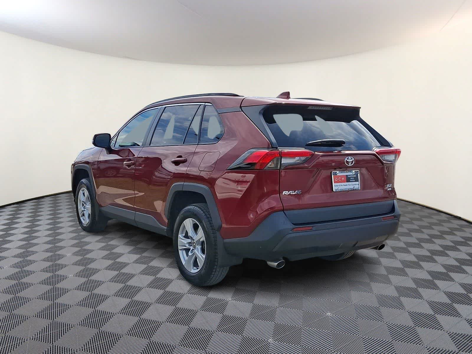 Thumbnail: 2021 Toyota RAV4 - 9
