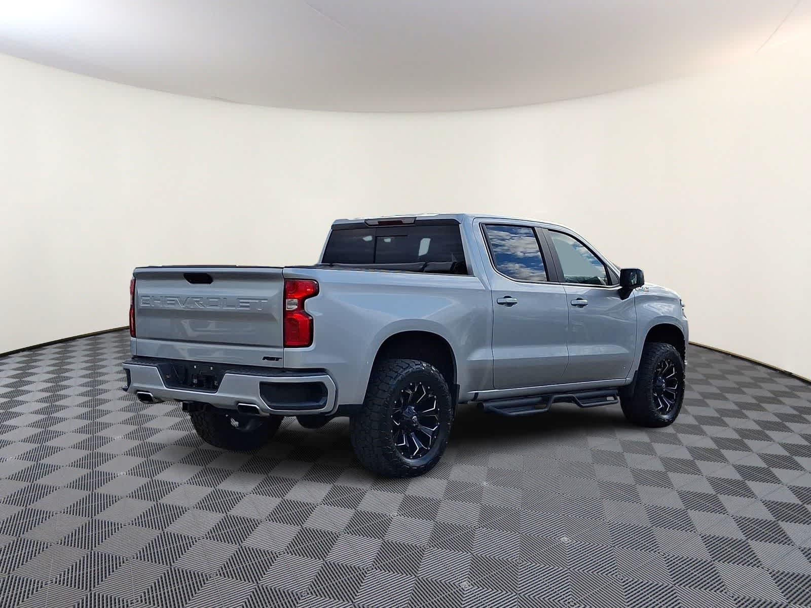 Thumbnail: 2019 Chevrolet Silverado 1500 - 5