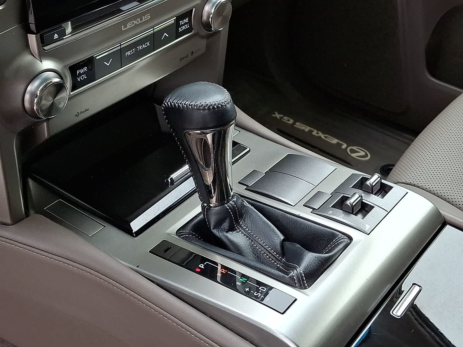 Thumbnail: 2019 Lexus GX - 18