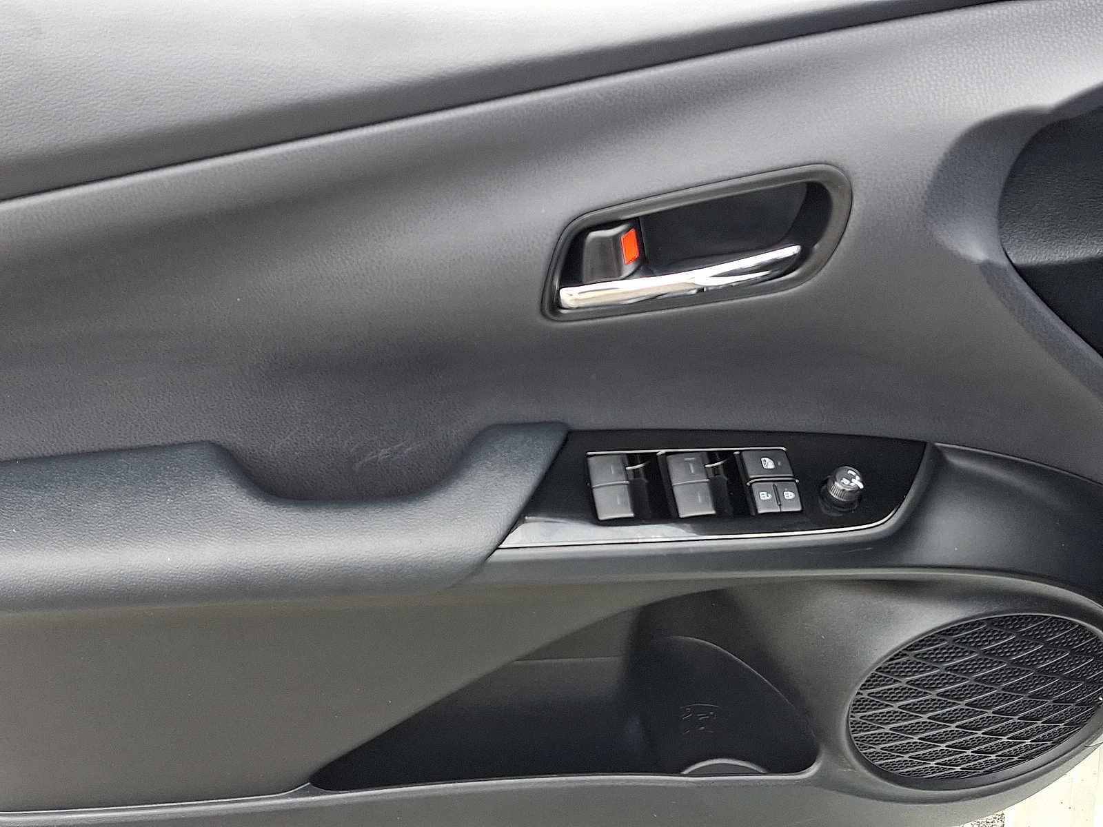 Thumbnail: 2019 Toyota Prius - 15
