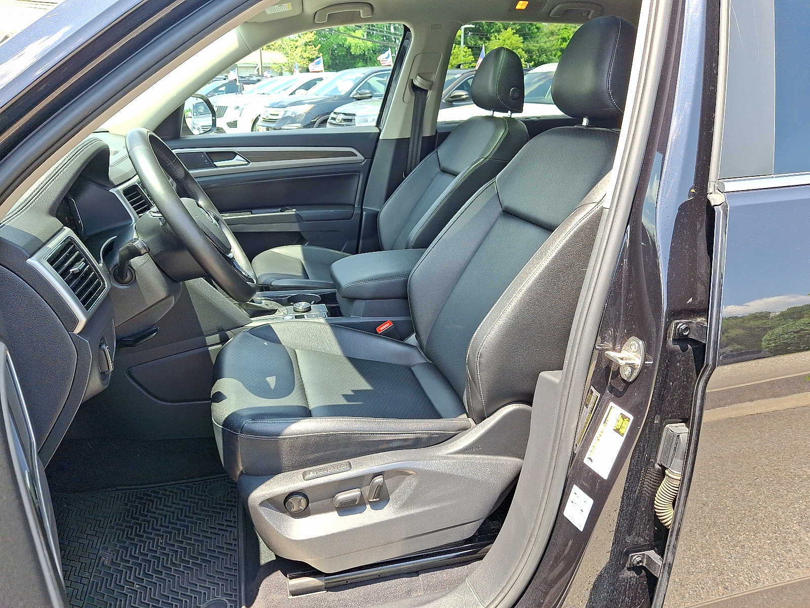 Thumbnail: 2019 Volkswagen Atlas - 16