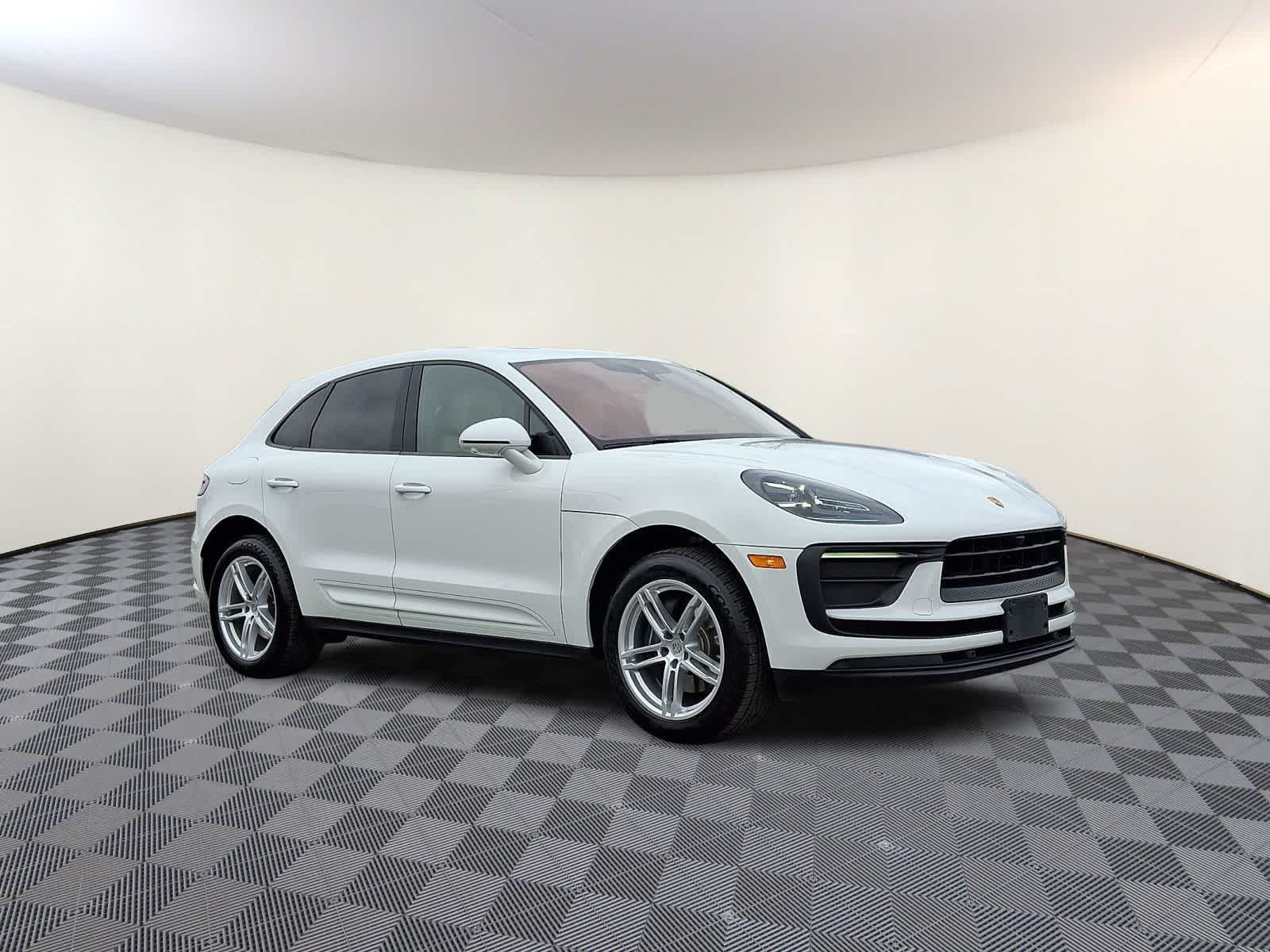 Thumbnail: 2022 Porsche Macan - 4