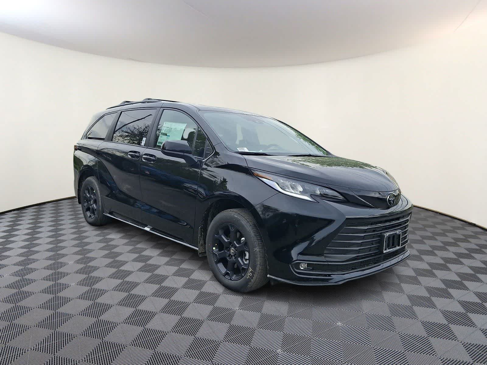 Thumbnail: 2026 Toyota Sienna - 3